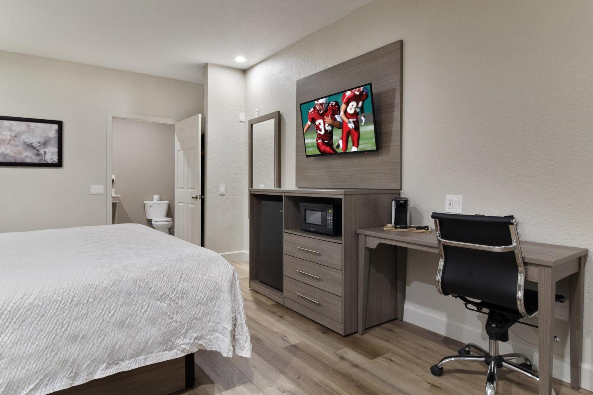 Superior King Room Disability Access or Smoke