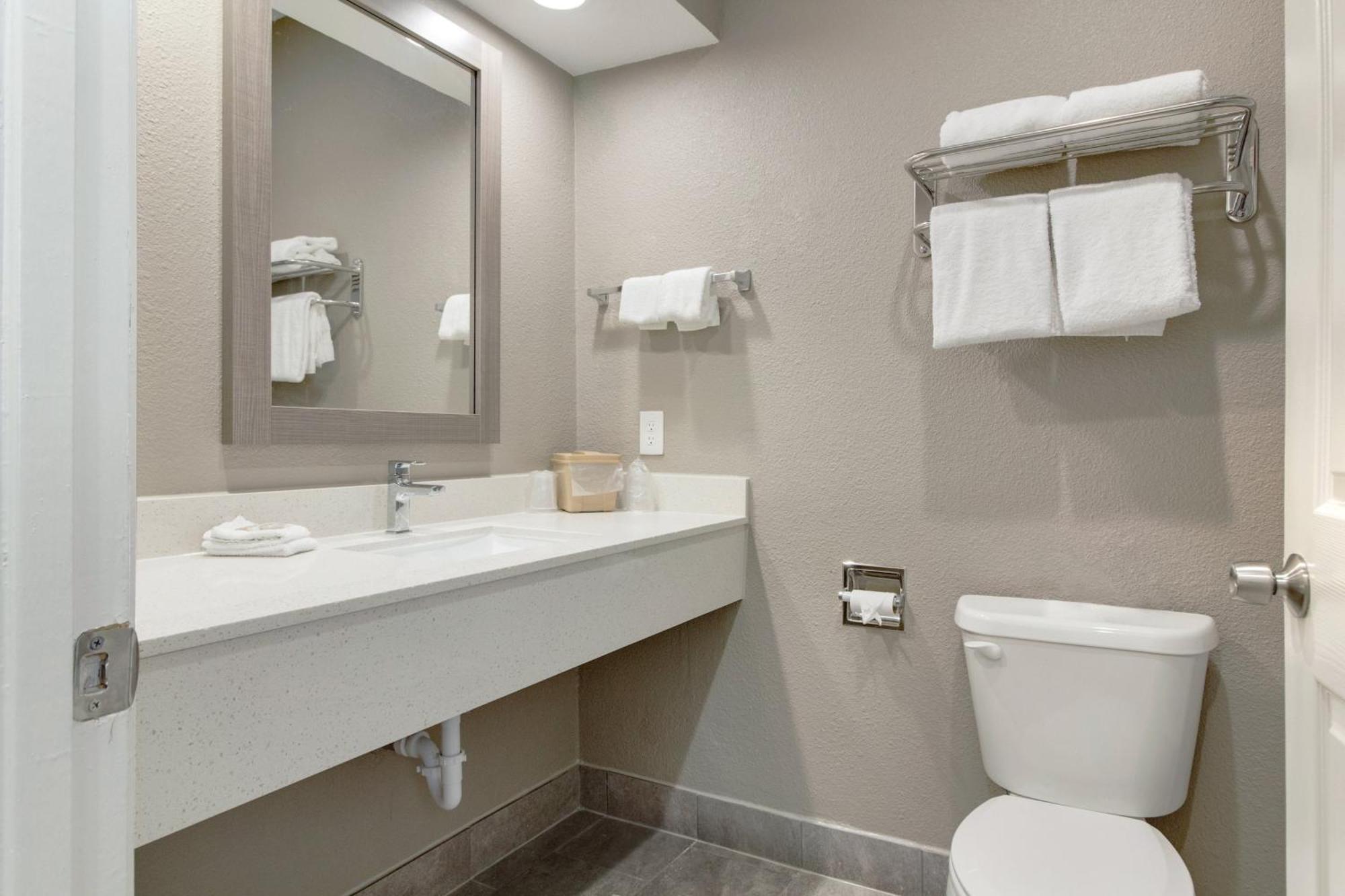 Superior King Room Ocean View or Smoke