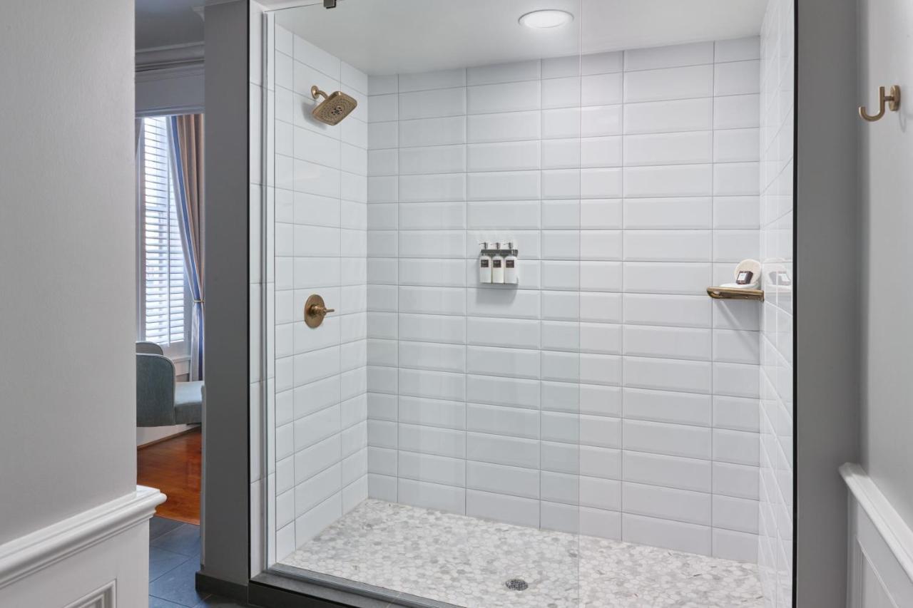 Standard King Suite