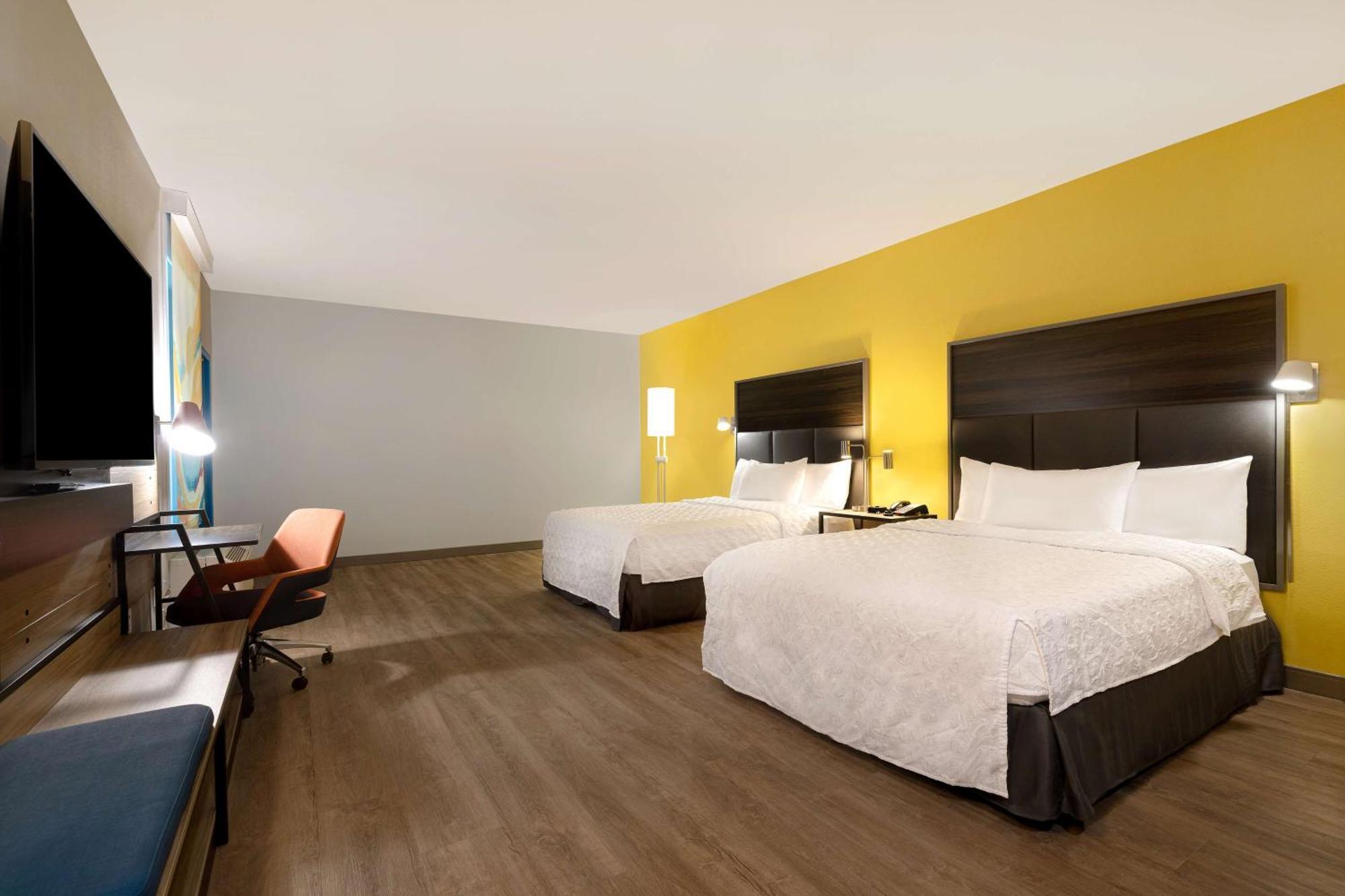 Accessible Queen Room Two Queen Beds Balcony