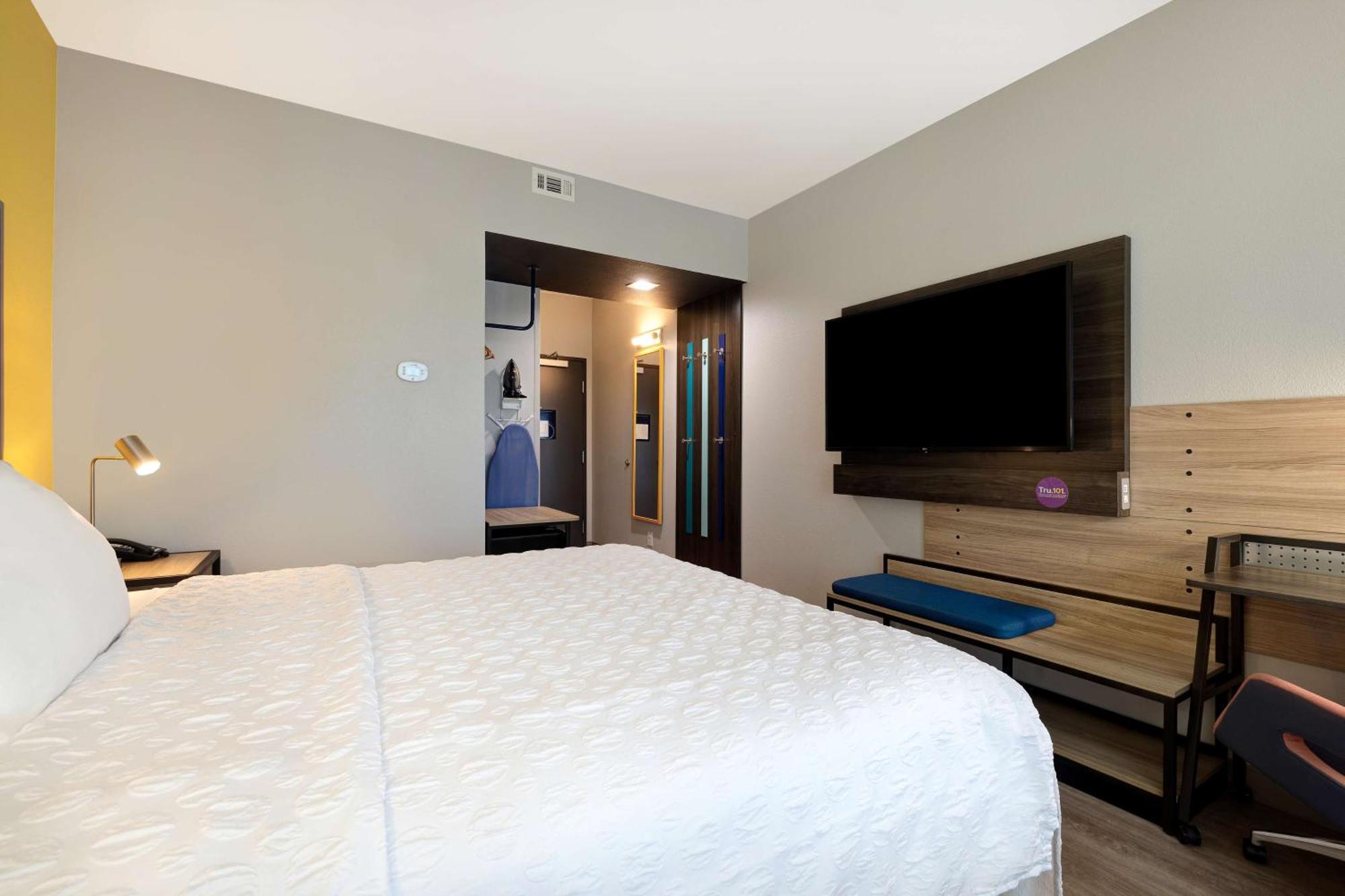 King Room Walk Shower