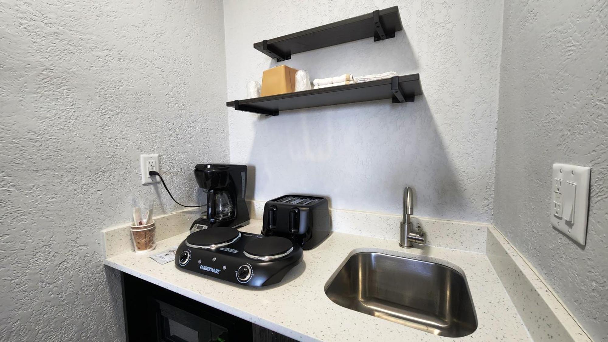 2 Full Beds | Non-Smoking Kitchen