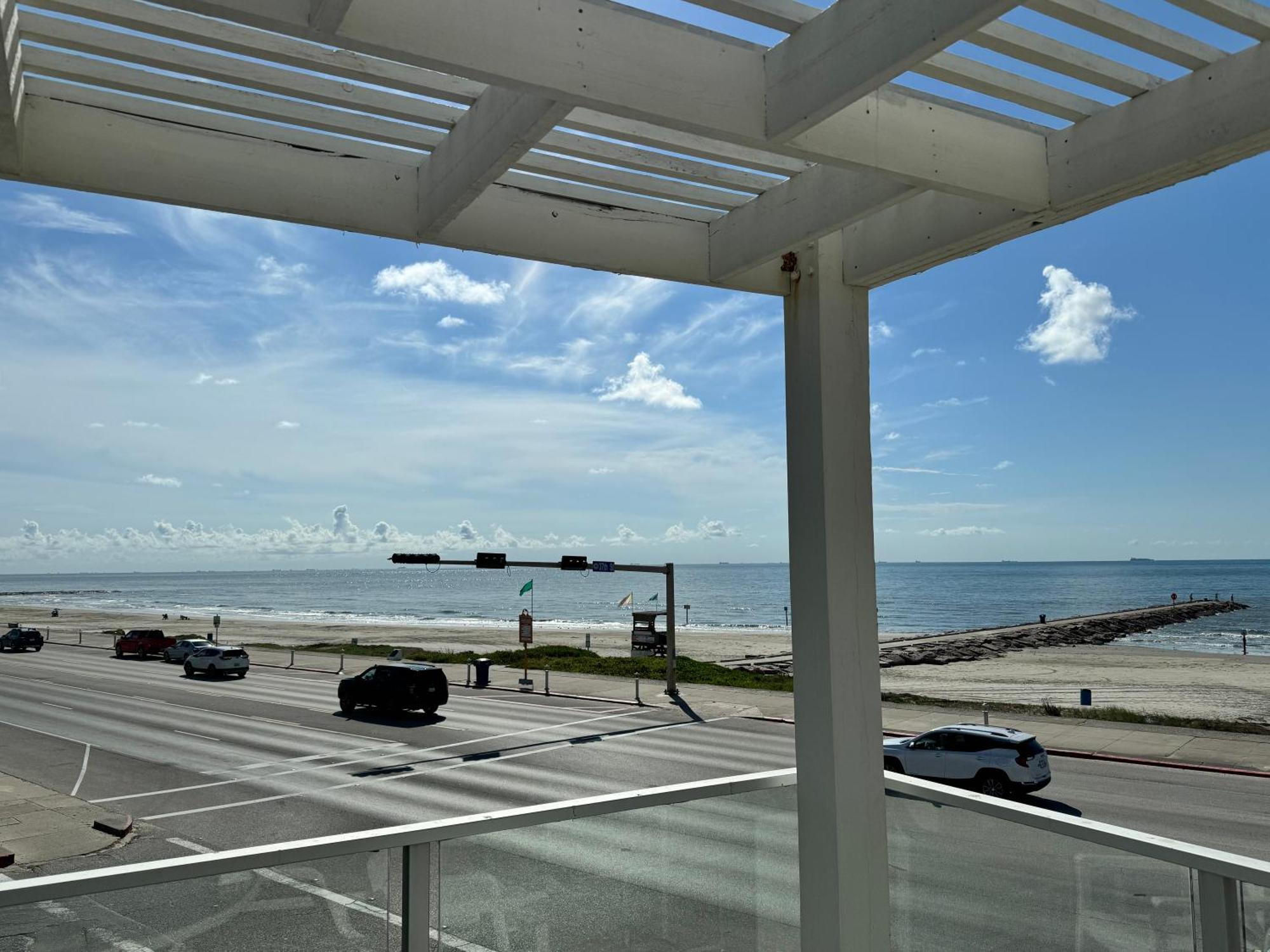 Two Queen Beds Upstairs Balcony
