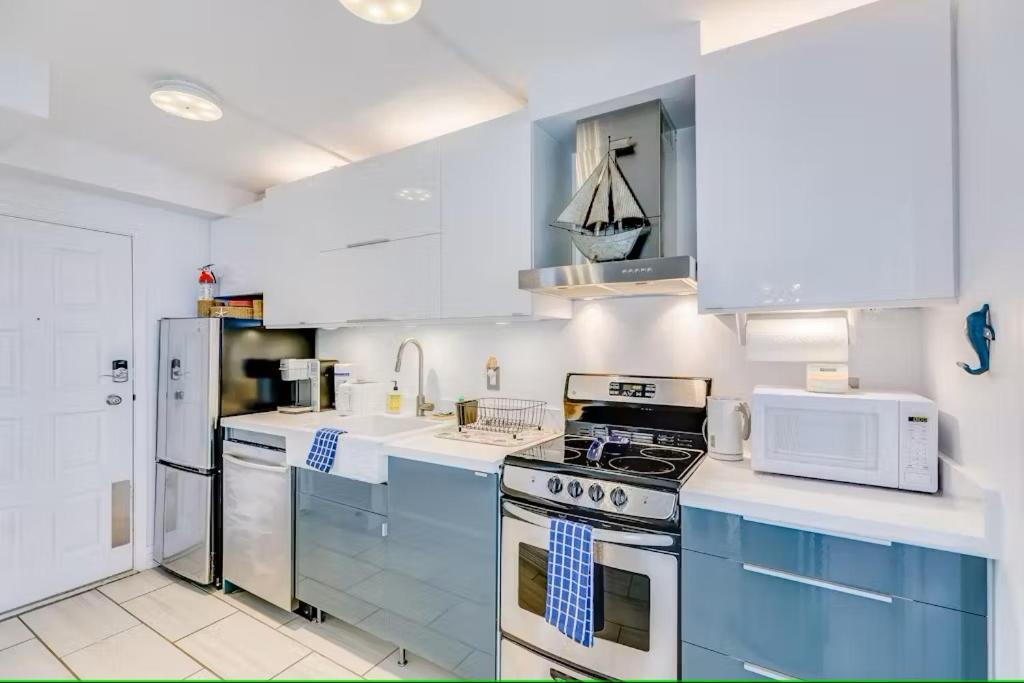 514 Harbor-view Beachfront Heated Pool 1Bed 1 Bath
