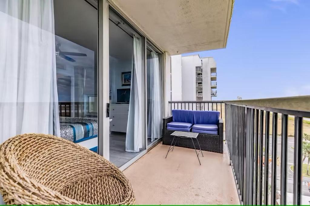 514 Harbor-view Beachfront Heated Pool 1Bed 1 Bath