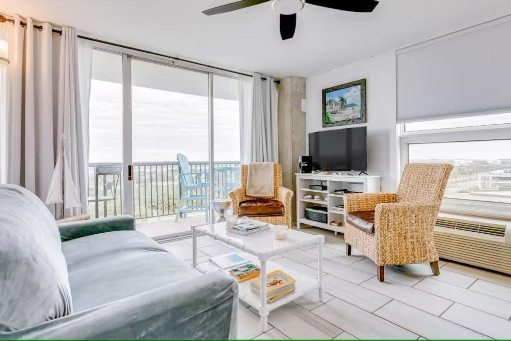 514 Harbor-view Beachfront Heated Pool 1Bed 1 Bath