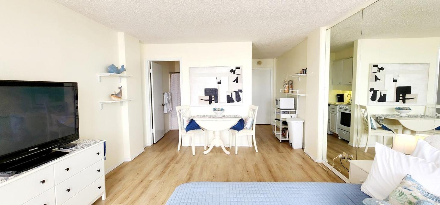 901A Beachfront Heated Pool Gulf View Sleeps 2