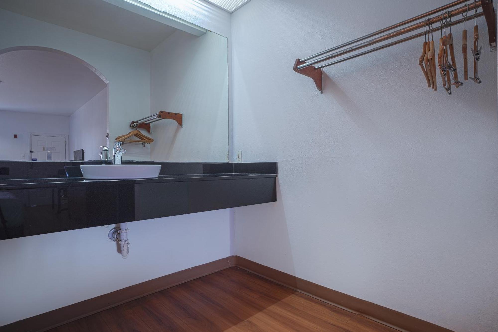 2 Queen Beds Non-Smoking