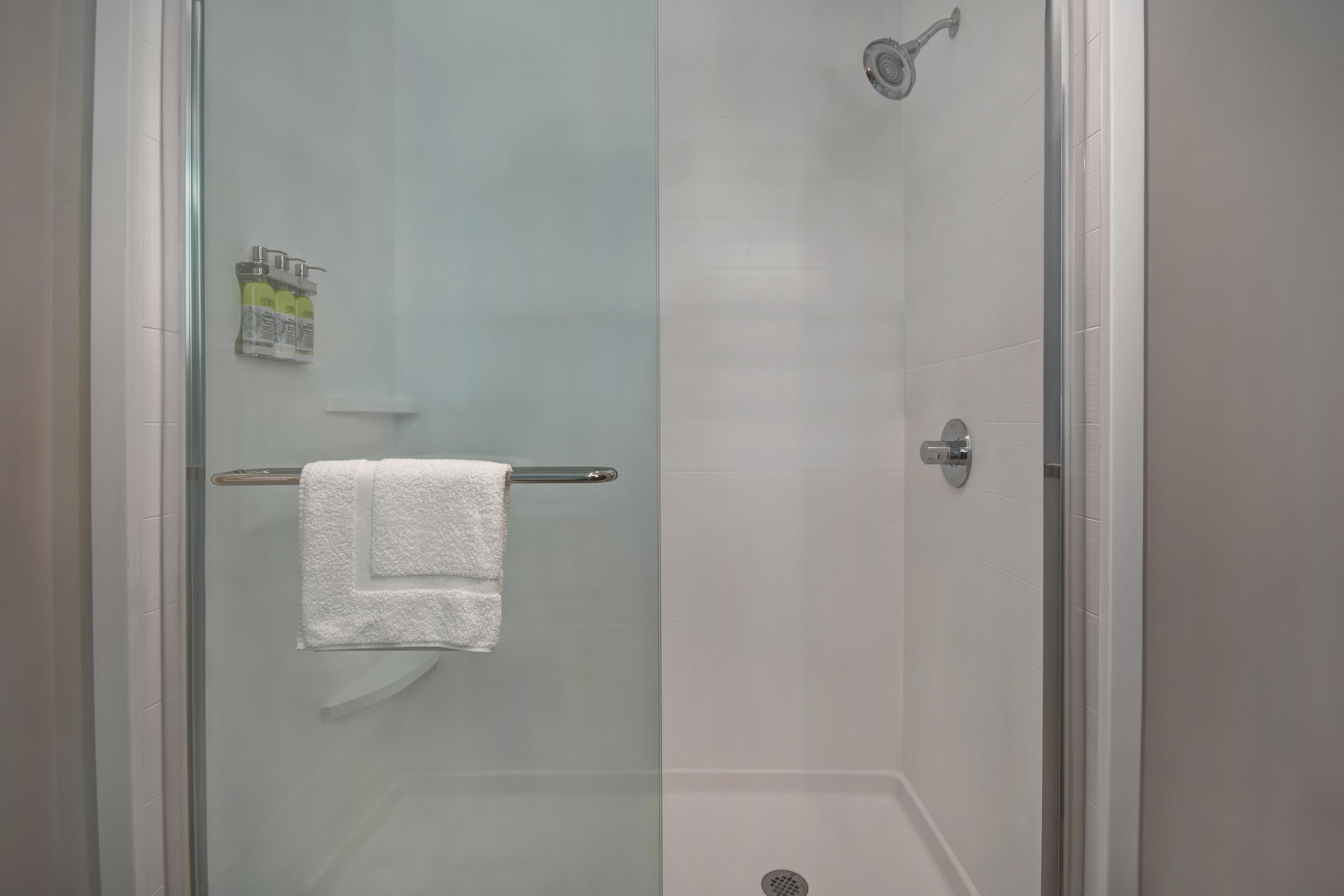 Standard King Room Balcony Communications Accessible Tub