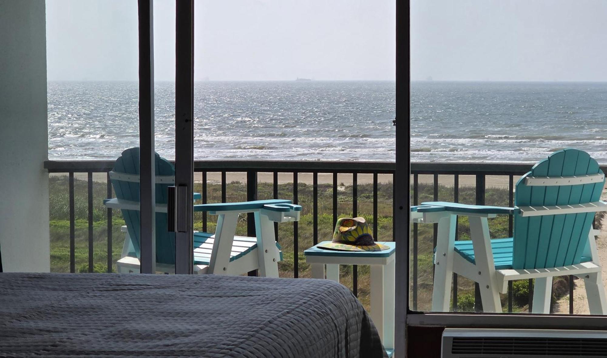 Studio Balcony