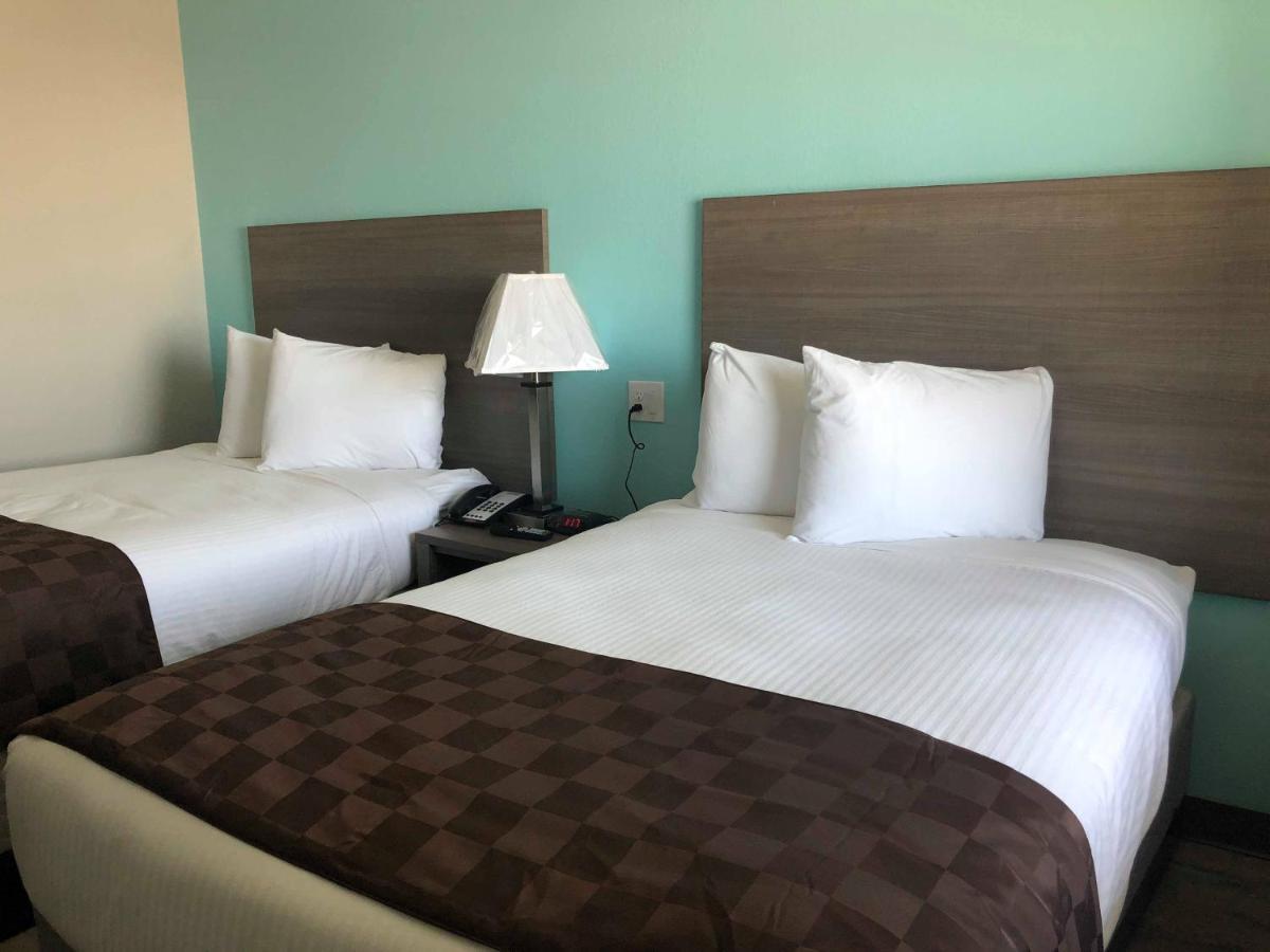 Room 1 double bed
