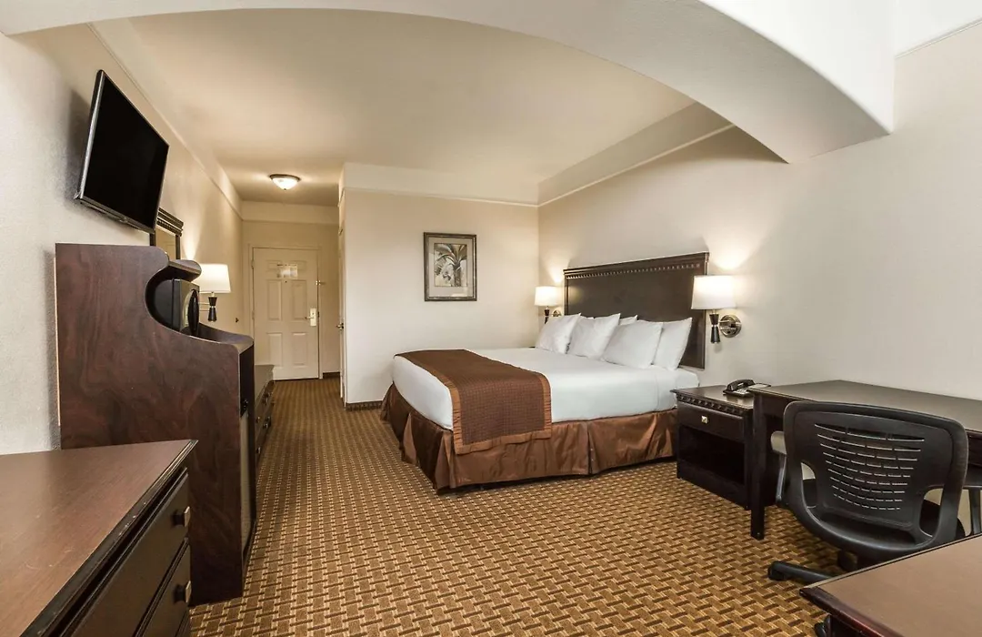 Baymont By Wyndham Galveston-1
