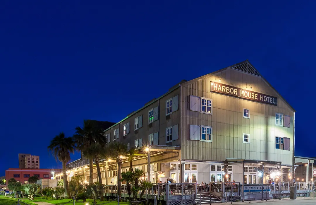 Harbor House Hotel And Marina At Pier 21-1