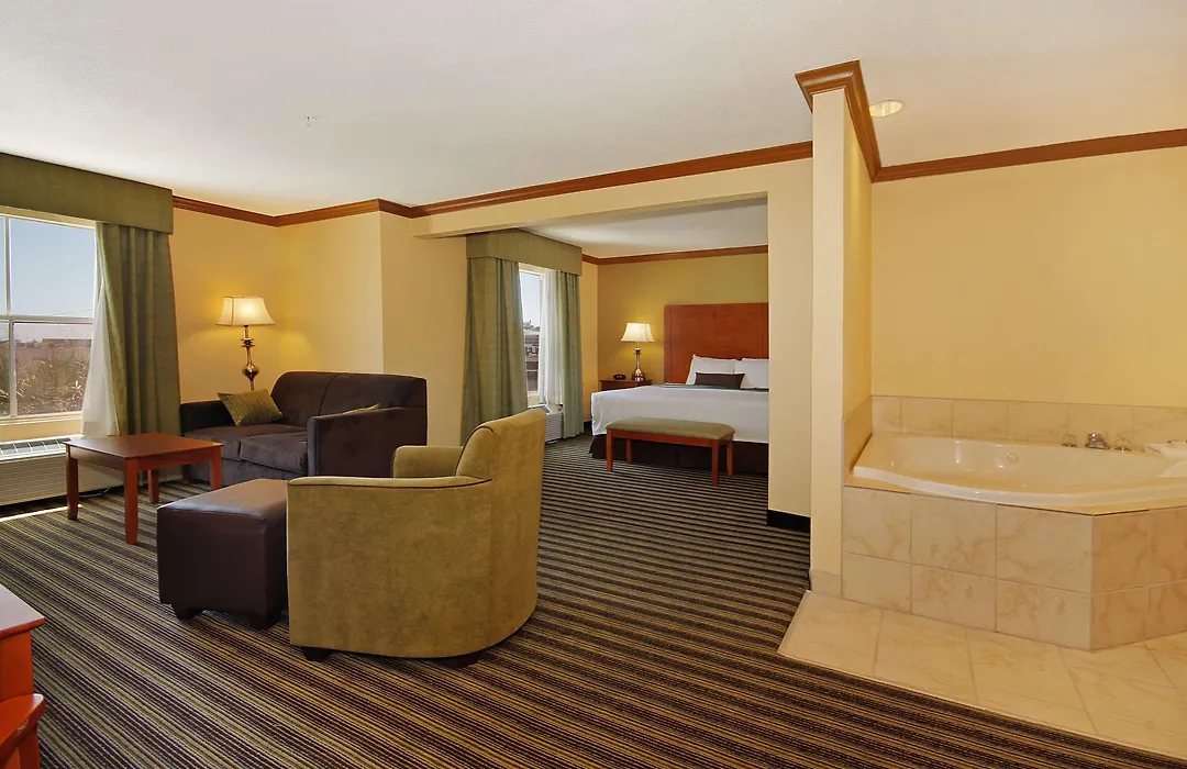 Best Western Plus Seawall Inn & Suites By The Beach-1