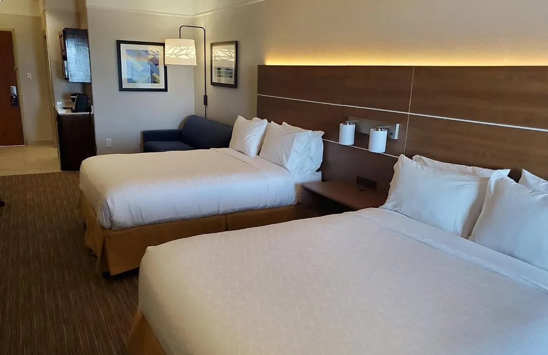 Holiday Inn Express & Suites Galveston West-Seawall By Ihg-1
