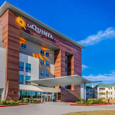 La Quinta Inn & Suites By Wyndham Galveston West Seawall-2