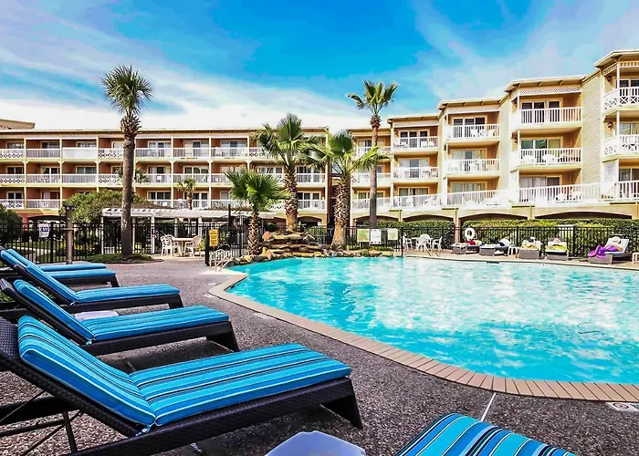 Crimson Beach Escape Ocean View-Hottub -Pool-Longstay - 1 Queen Bedroom Plus Alcove Bunk Beds And A Sofa Galveston