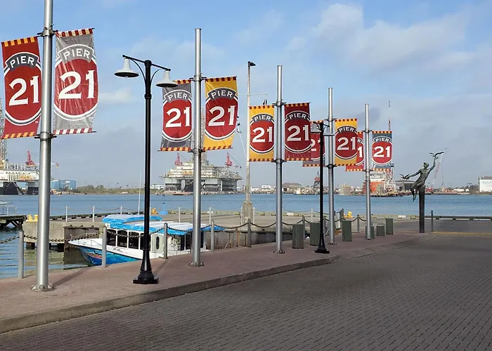 Harbor House Hotel And Marina At Pier 21 Galveston